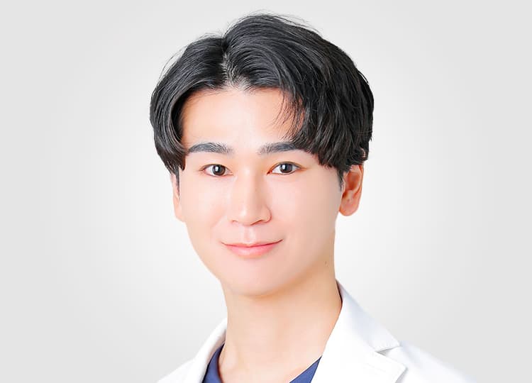 村岡 修実 医師